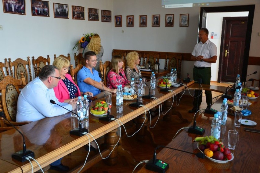 Nauczyciele nagrodzeni za najlepsze zdalne lekcje [ZDJĘCIA]