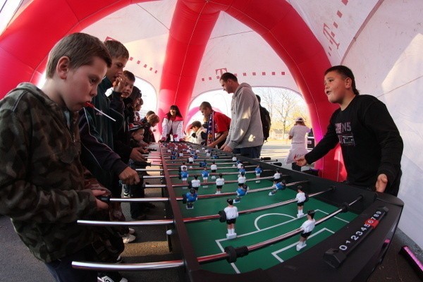 FanZone na stadionie twojego klubu? Teraz decyzja należy do was [ZDJĘCIA]