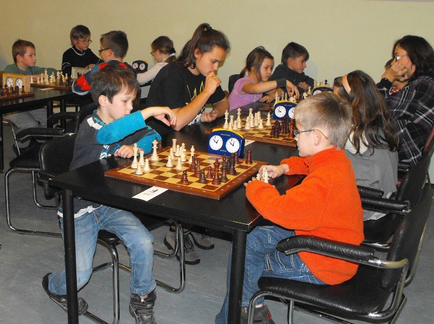 Tarnowskie Góry: Na Osiedlu Przyjaźń nowy klub sportowy uczy dzieci grać w szachy
