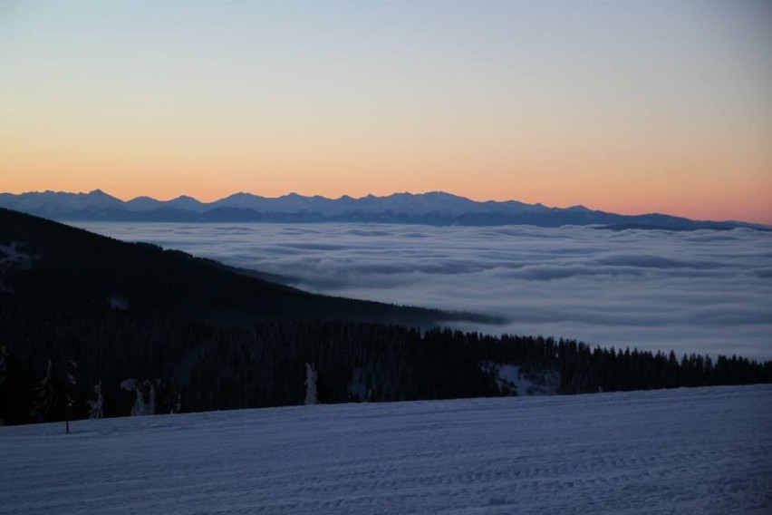 Cudowny poranek w Beskidach. Pięknie widać Tatry! [ZDJĘCIA]