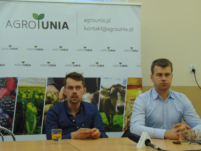 Michał Kołodziejczak, lider AGRO-unii, spotkał się w Kowalewie z rolnikami z powiatu pleszewskiego. Jutro wspólnie wyjdą na ulice Warszawy 