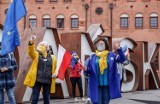Gdańsk: Spacer Rocznicowy z okazji 16 lat Polski w Unii Europejskiej. 1.05.2020 r. Polska członkiem Unii Europejskiej od 1.05.2004 r.