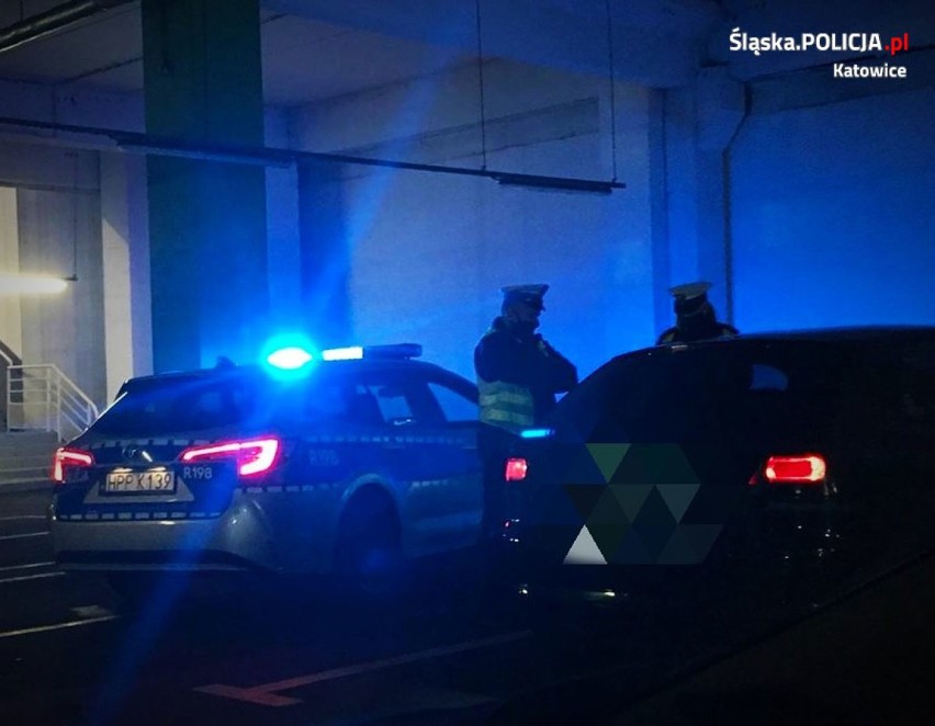 Nocne pościgi w Katowicach. Policja zatrzymała 20 dowodów rejestracyjnych