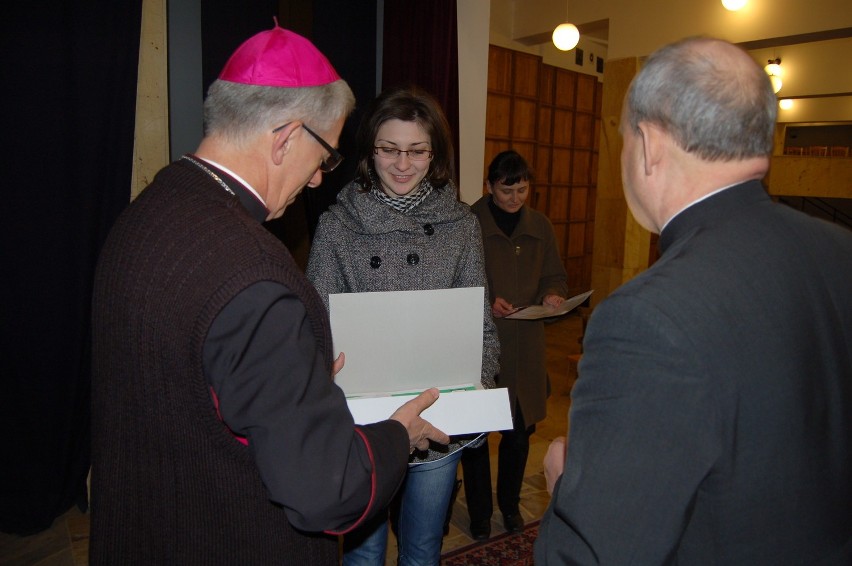 Tarnów: przyznano stypendia abpa Życińskiego zdolnym uczniom