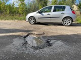 Mieszkańcy ulicy Azaliowej: od kilkunastu lat walczymy o nową nawierzchnię. Czujemy się, jakby miasto o nas zapomniało!