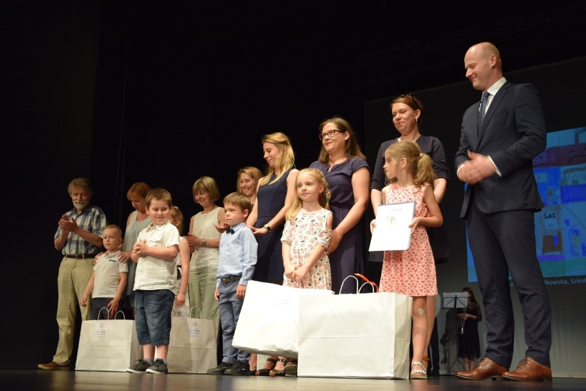 Wielka gala Komunalnego Związku Gmin „Dolina Redy i Chylonki”. Podsumowanie działań edukacyjnych