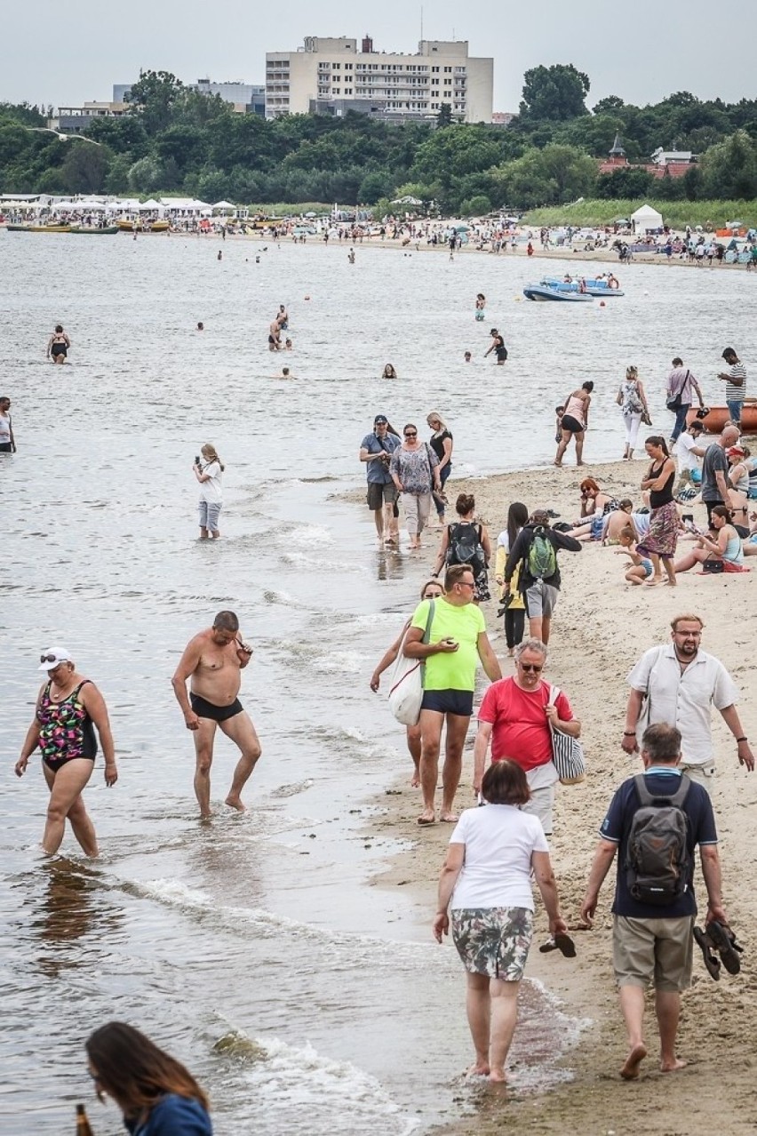 Wakacyjna sobota w Sopocie, 26.06.2021 r. Tłumy turystów