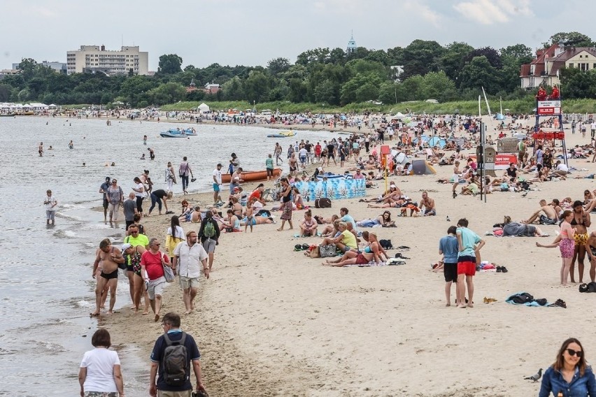 Wakacyjna sobota w Sopocie, 26.06.2021 r. Tłumy turystów