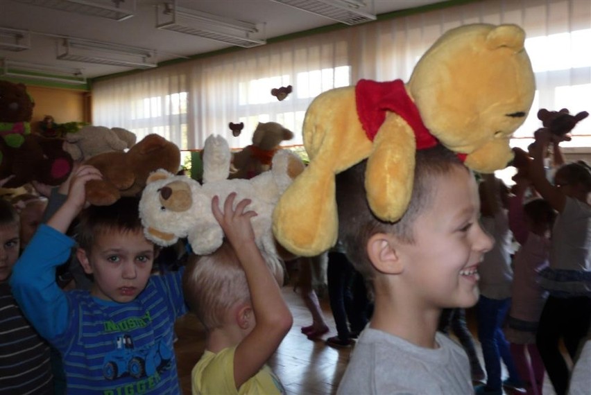 Przedszkole nr 3 w Zduńskiej Woli świętowało Dzień Pluszowego Misia