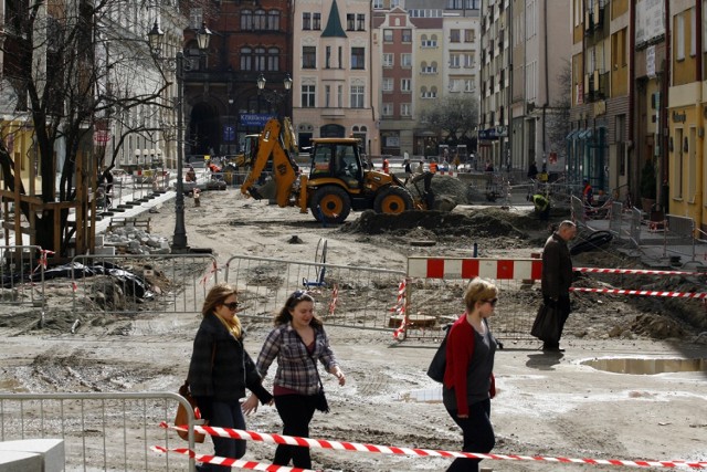 Zobaczcie jak wyglądał legnicki rynek 10 lat temu.