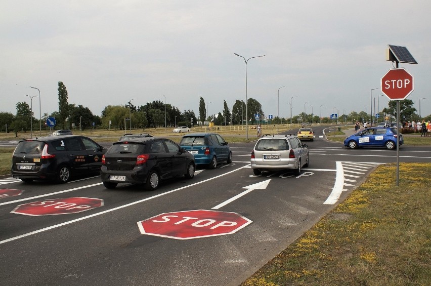 W związku ze zmianą zasad ruchu na skrzyżowaniu ul. Wojska...