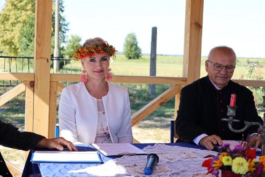 Mickiewicz zawitał do szkoły w Leśniowicach. To było klimatyczne Narodowe Czytanie. Zobacz zdjęcia