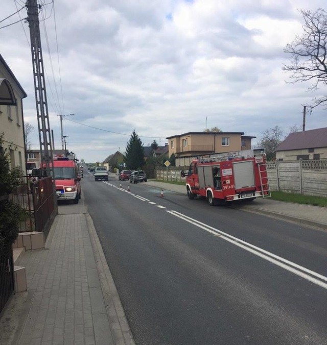Wypadek w Jastrzębnikach. Autobus PKS zderzył się z osobówką