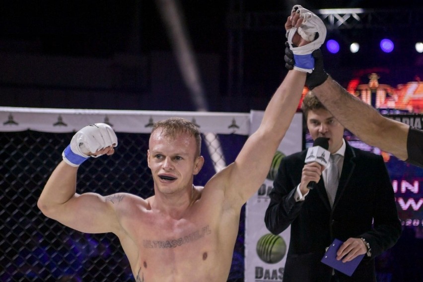 Górnik Marcin Maleszewski zadebiutował w zawodowej gali MMA