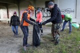 Lubelscy rowerzyści pojechali nad Zalew Zemborzycki posprzątać ścieżkę. Zobacz zdjęcia