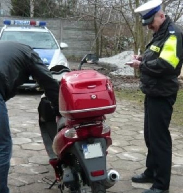 Wypadek w Domaninie - Uderzył motocyklem w latarnię