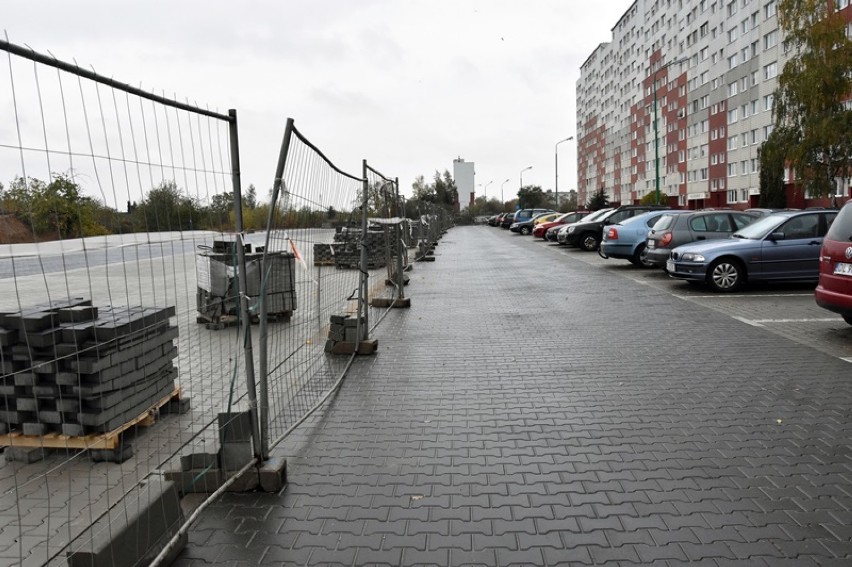 Ponad 100 nowych miejsc parkingowych w Legnicy [ZDJĘCIA]