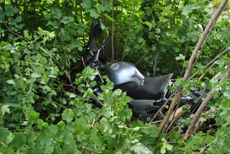 28-letni motocyklista wpadł do rowu. Według wstępnej oceny...