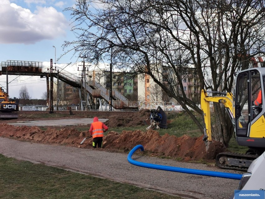 Budowa przejścia podziemnego we Włocławku. Prace organizacyjne pod plac budowy rozpoczęte [zdjęcia]