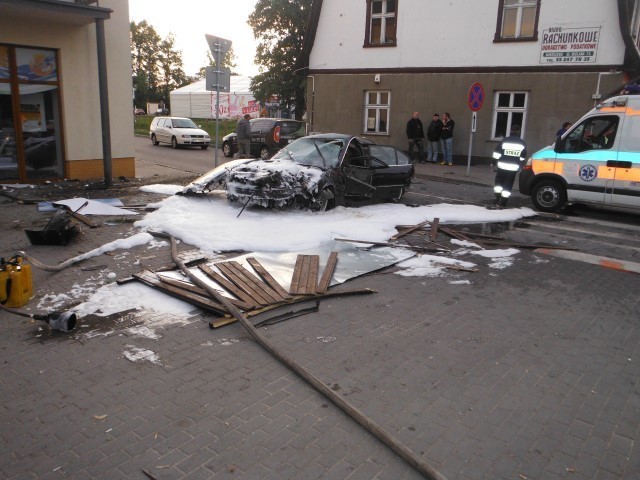 Wypadek samochodowy w Stegnie.