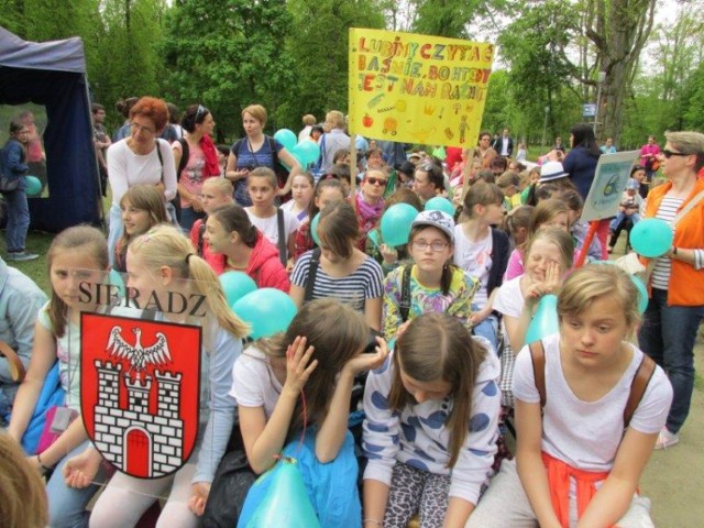 Młodzi czytelnicy z Sieradza w Uniejowie na finale imprezy "Z książką na walizkach"