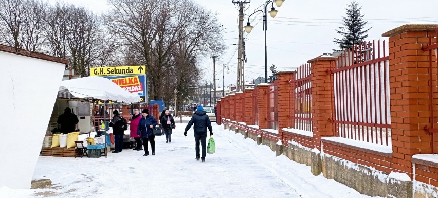 W czwartek, 11 stycznia na targowisku w Jędrzejowie było...