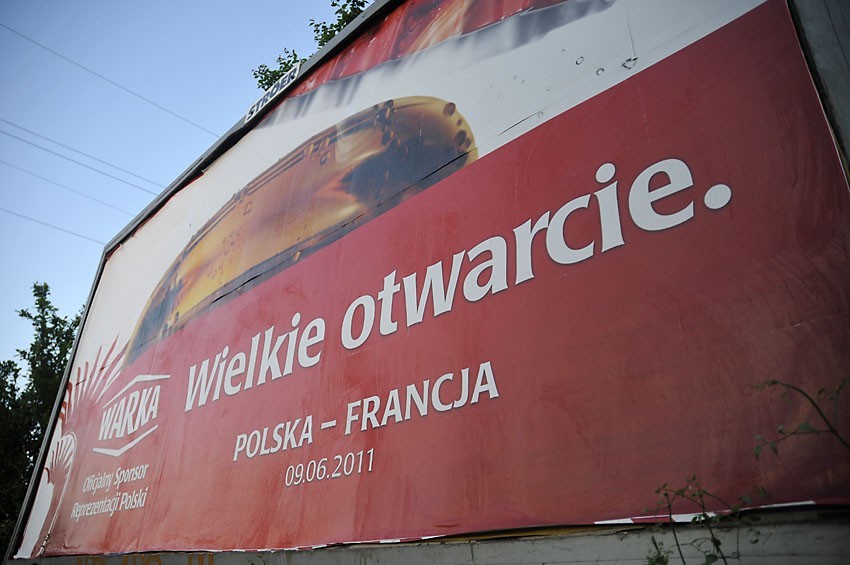Gdańsk: Nie będzie meczu z Francją, a billboardy nadal wiszą