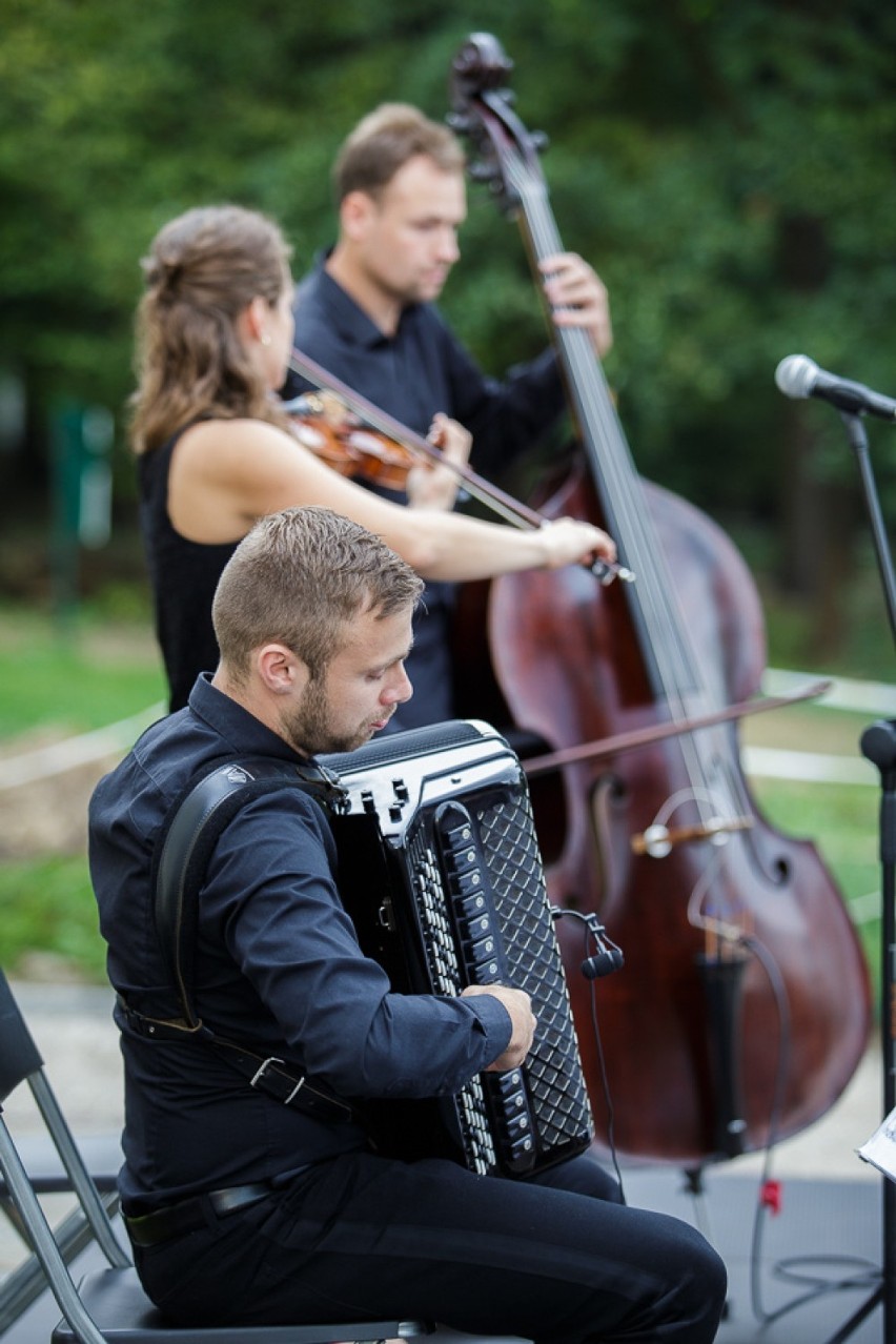 Tarnów. Dobosz Trio wystąpiło w Parku Strzeleckim [ZDJĘCIA]