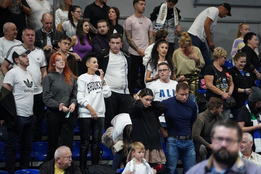 Kibice i występy cheerleaderek na meczu Anwil Włocławek -...