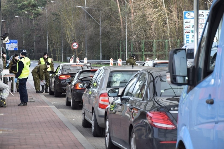 Pracownicy transgraniczni żądają możliwości dojazdów do...