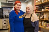 Kuchnia Konfliktu, czyli kaukaskie jedzenie w Warszawie i ucieczka z Czeczenii. "My, uchodźcy, nie jesteśmy sami"
