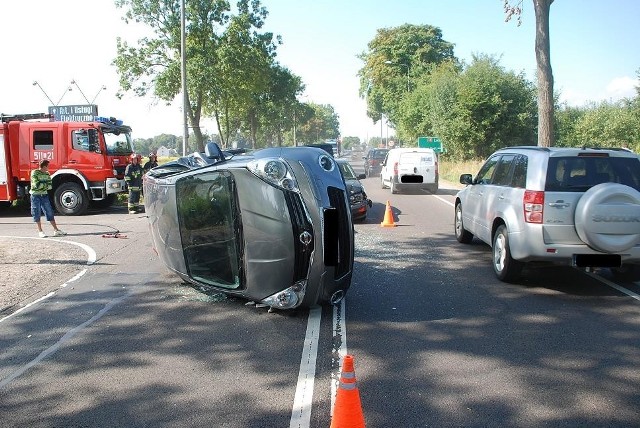 Wypadek w Białce: nissan zderzył się z volvo. 42-latek w szpitalu