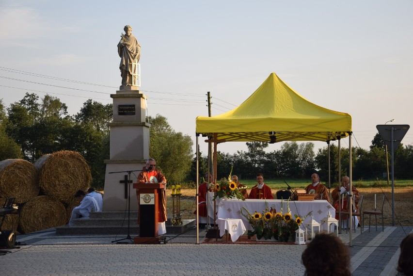 Poświęcono odnowioną figurkę św. Wawrzyńca w Cegielni [FOTO]