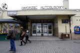 Dworzec PKS w Legnicy. Kiedyś brama na świat, później sypialna bezdomnych. Dziś - dyskont [ZDJĘCIA]