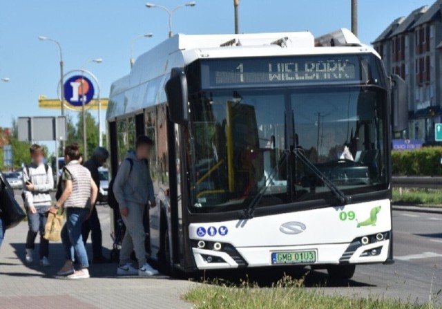 Aktualnie MZK wozi pasażerów po Malborku sześcioma autobusami elektrycznymi, które obsługują linie nr 1 i 6.