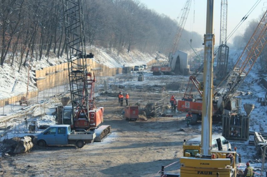 Na budowie tunelu przy Dworcu Łódź Fabryczna wykonano 80% ścian szczelinowych.