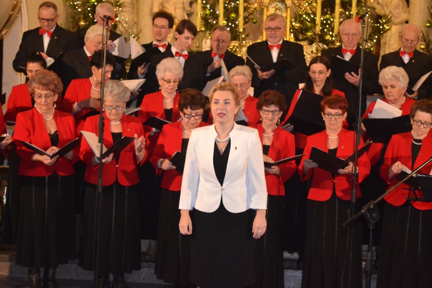 Koncert kolęd w wykonaniu chóru "Lutnia"