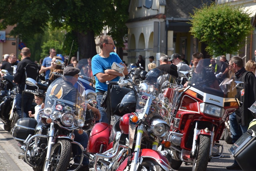 Motocykliści zawładnęli Rakoniewicami. Widowiskowa parada...