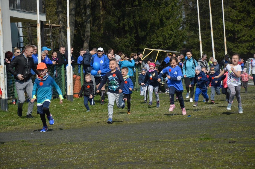 IV Piknik Biegowy "Dla autyzmu" w Malborku [ZDJĘCIA cz. 1]. Tak ścigały się dzieci i młodzież