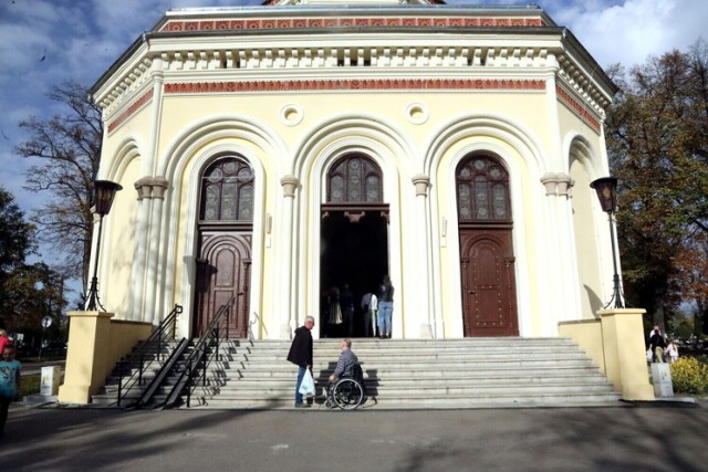 Wizyta miłośników sztuki i historii w wyremontowanej kaplicy cmentarnej w Legnicy odbędzie się w czwartek 10 listopada.