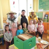 "Pszczoły i miód Made in Wieluń". Obywatelski projekt edukacyjny dla szkół i przedszkoli ZDJĘCIA