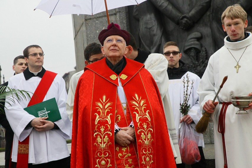 [Bóg] powołał [mężczyznę i kobietę] do wspólnego życia, do...