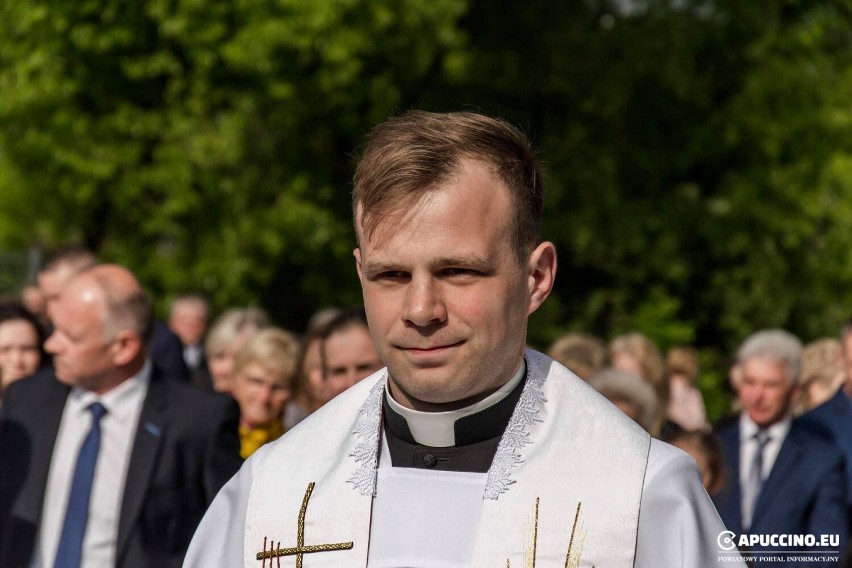 Powitanie nowo wyświęconego księdza Jana Kurka w Porębie...