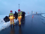 Podhale. Sypnął śnieg i od razu kolizje. W rejonie Lipnicy i w Cichem dachowały samochody osobowe 