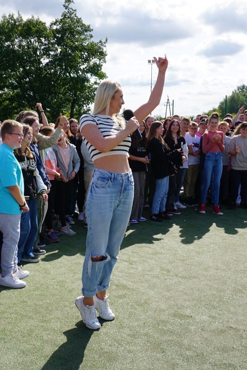 Taniec z gwiazdami. Ilona Krawczyńska odwiedziła Trzemeszno. Filmik z wizyty już dzisiaj na Polsacie! [FOTO]