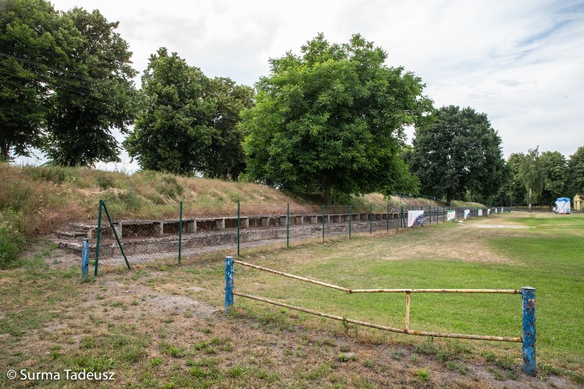 Stadion Kluczevii Stargard po awansie do III ligi musi się zmienić. Zobaczcie, jak teraz wygląda