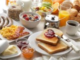Takie mogą być zaskakujące skutki niejedzenia śniadania. Możliwe poważne problemy i nadrabianie kalorii