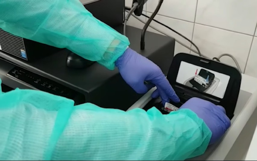 Trójmiejskie szpitale będą szybciej wykonywać testy na koronawirusa. Umożliwi to sprzęt przekazany przez Port Gdańsk i Port Gdynia 