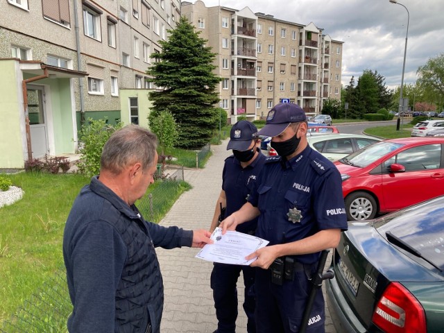 Policja Śrem apeluje do mieszkańców, aby ci nie dali się nabrać oszustom. Przestępcy wyłudzają często oszczędności życia. Bądźcie czujni.

PAMIĘTAJCIE: