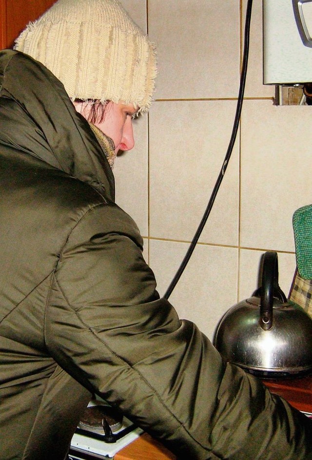 Bożena Uznańska korzysta z kuchenki elektrycznej, ale rozumie, że niektórych nie stać na prąd i dlatego kupili butle